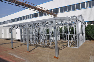 중국 금속 차 헛간 빛 강철 구조는 저장을 가진 방습 강한 구조를 흘립니다 협력 업체